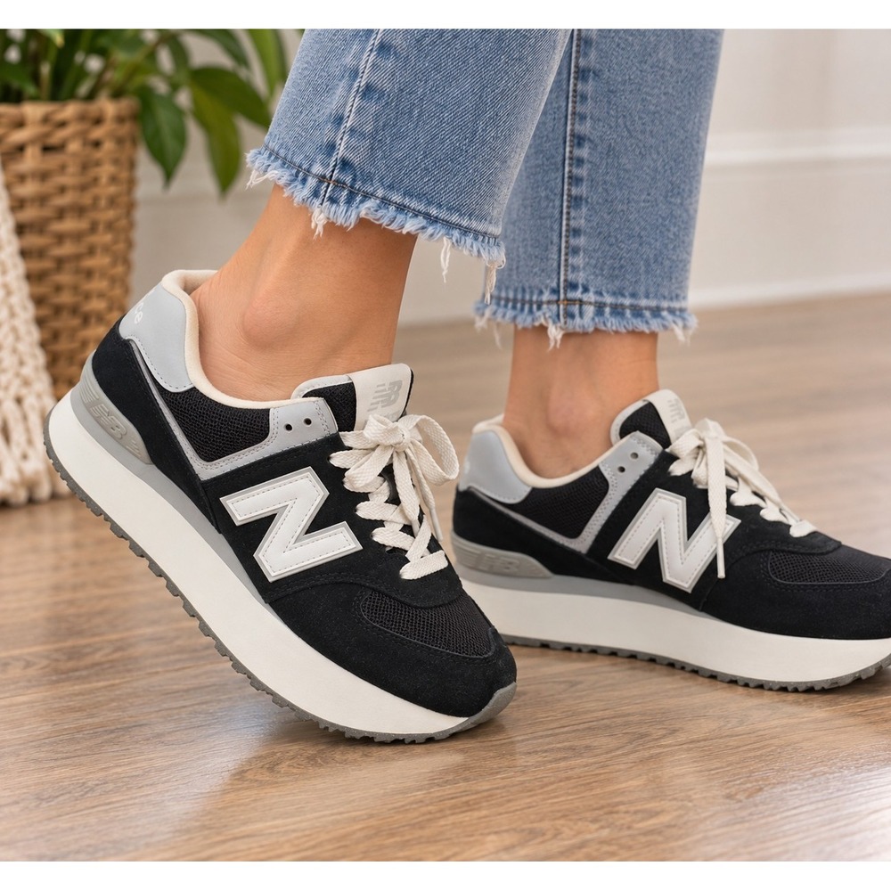 New Balance 574 Women's 10 Black Gray White Suede Mesh Retro Sneakers